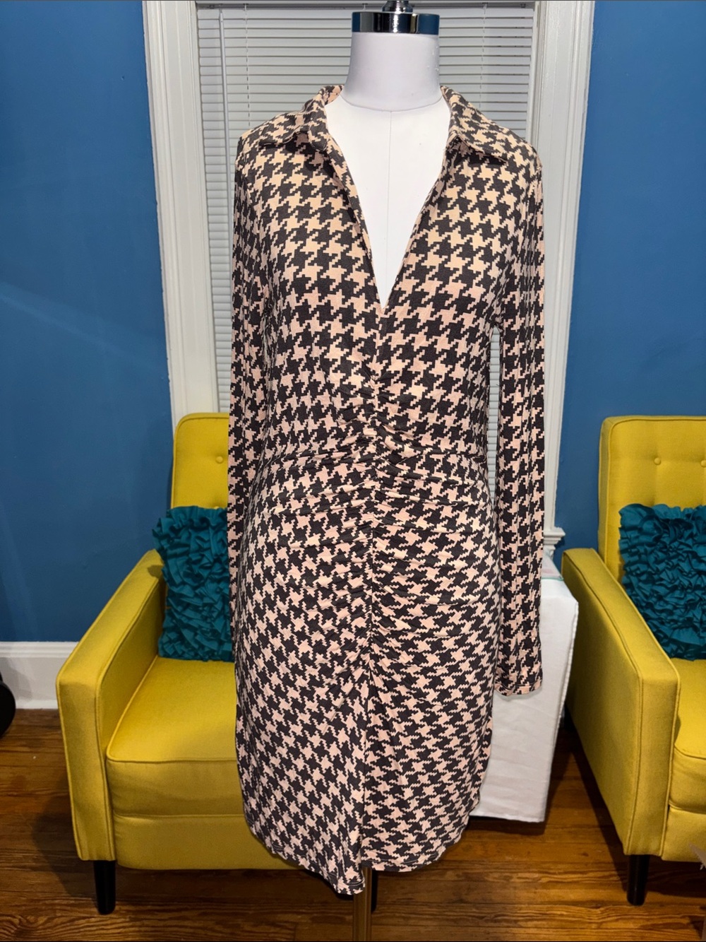 Sanctuary Pink & Black Houndstooth Long-Sleeve Twist Front Dress
